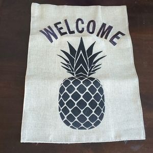 Welcome Burlap Pineapple Small Garden Flag. (A-1)